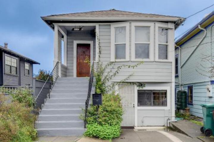 Welcoming & Friendly 2BR APT In Central Oakland Apts - thumb 5