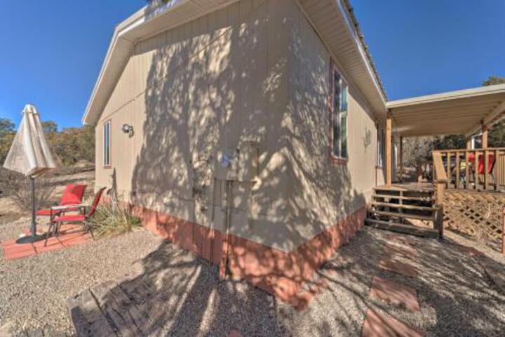 Cozy Home With BBQ & Deck 19 Mi To Ski Apache! - thumb 4