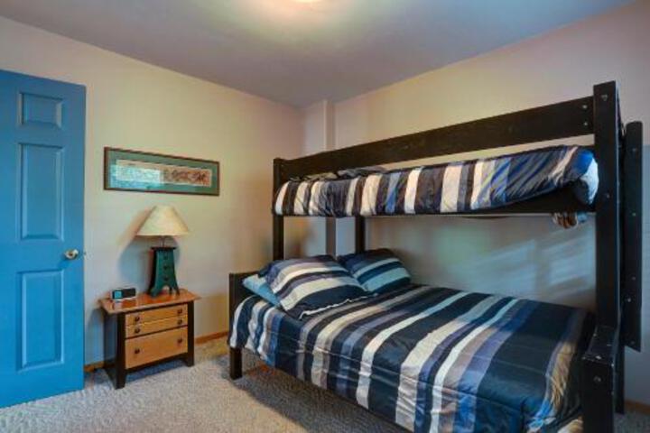 Huckleberry Cottage - thumb 4