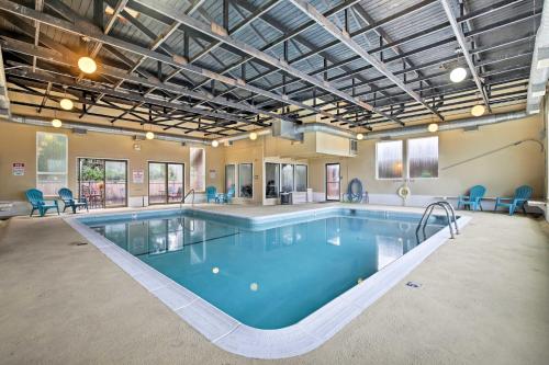 Resort Condo W / Patio Steps To Lincoln Beach! - thumb 3