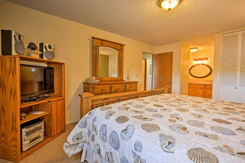 Resort Condo W / Patio Steps To Lincoln Beach! - thumb 2