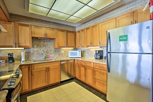 Resort Condo W / Patio Steps To Lincoln Beach! - thumb 0