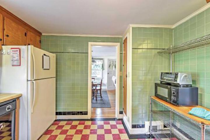 Alluring 3BR South Yarmouth Home Near Beaches! - thumb 6