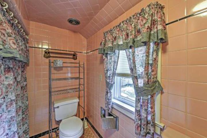 Alluring 3BR South Yarmouth Home Near Beaches! - thumb 0