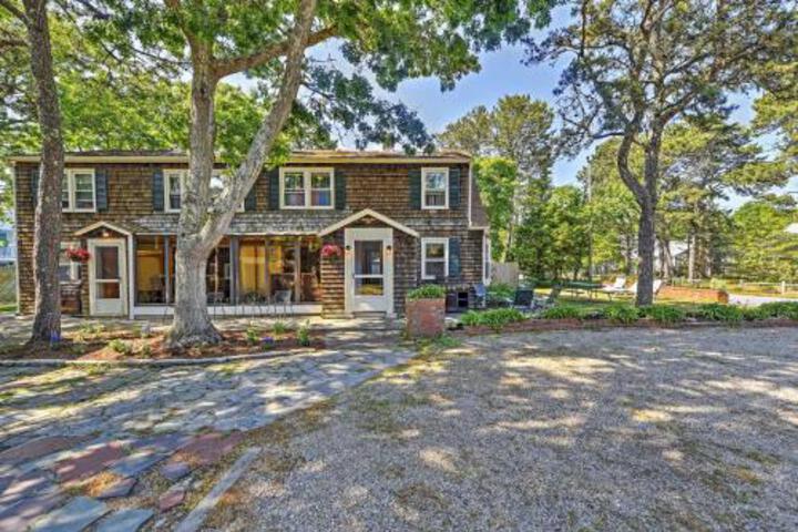 Alluring 3BR South Yarmouth Home Near Beaches! - thumb 3