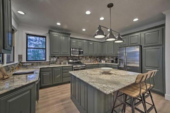 Luxe Beaver Lake Living W / Private Shoreline! - thumb 1