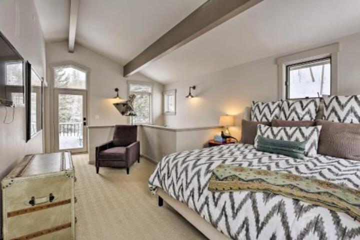 Mountain Masterpiece W / Hot Tub & 2 Living Areas! - thumb 0