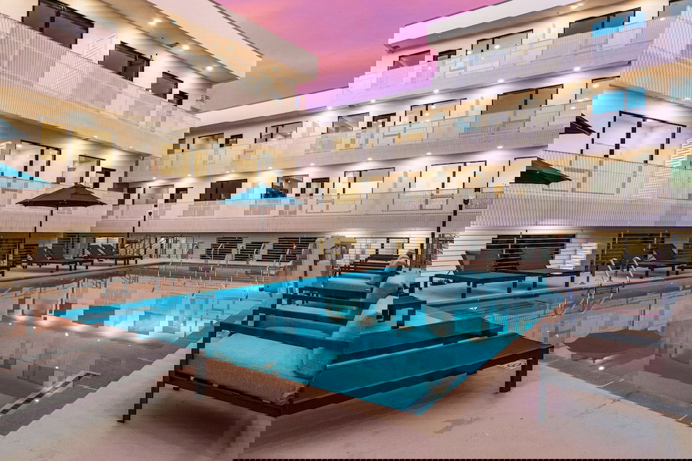 Lllume Urban Oasis Styled By Genevieve Gorder 2 Bedroom Condo - thumb 6