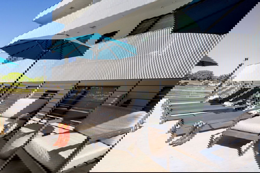 Lllume Urban Oasis Styled By Genevieve Gorder 2 Bedroom Condo - thumb 4