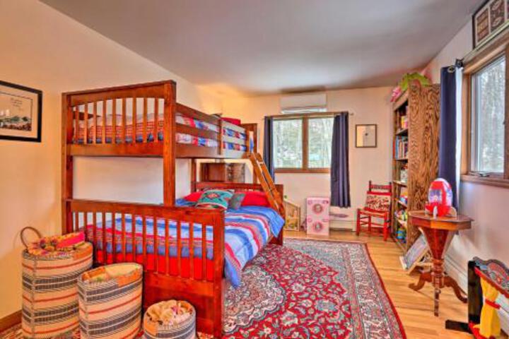 Family Home With Deck Near Minnewaska State Park - thumb 6