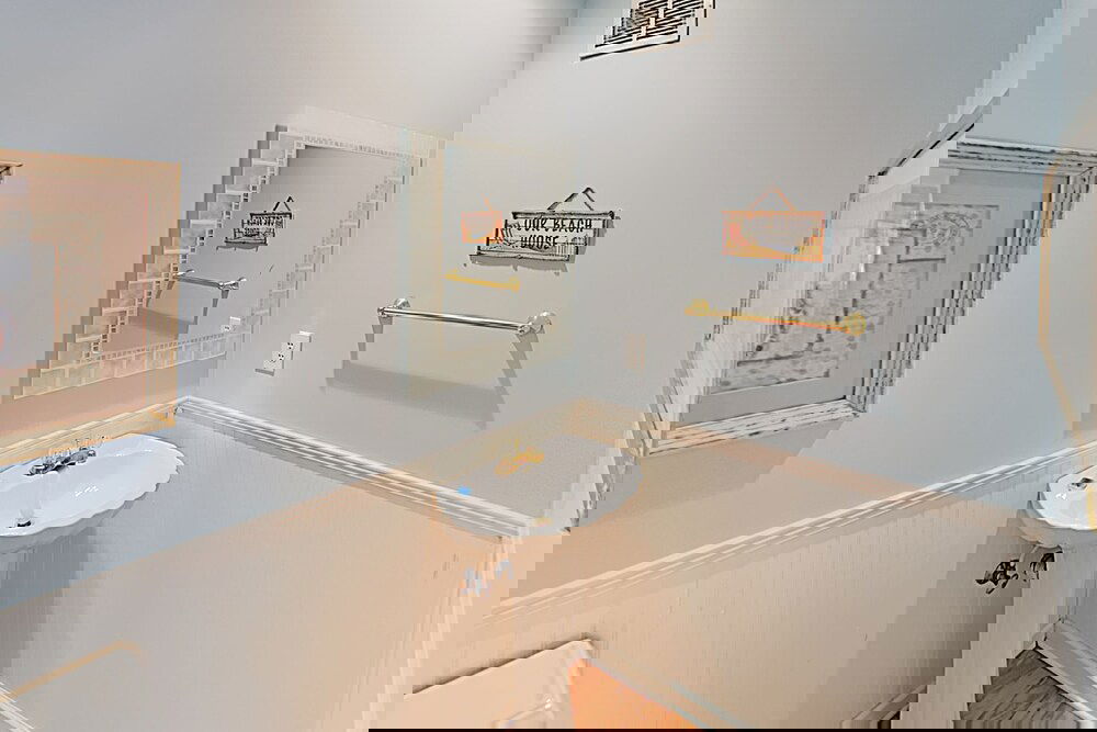 New Listing! Updated All Suite Tennis Pool 3 Bedroom Condo - thumb 2