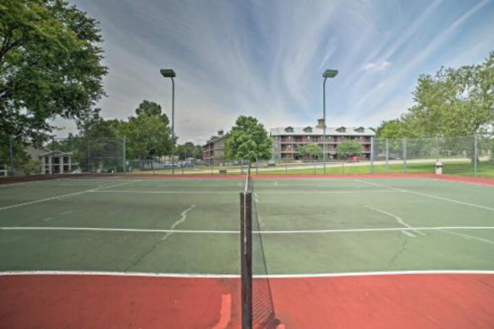 Resort Style Branson Condo Near The 76 Strip! - thumb 5