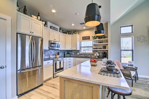 Modern Hill Country Hideaway Near Wineries! - thumb 0