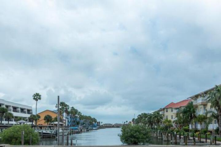 Edgewater Escape Condo - thumb 4