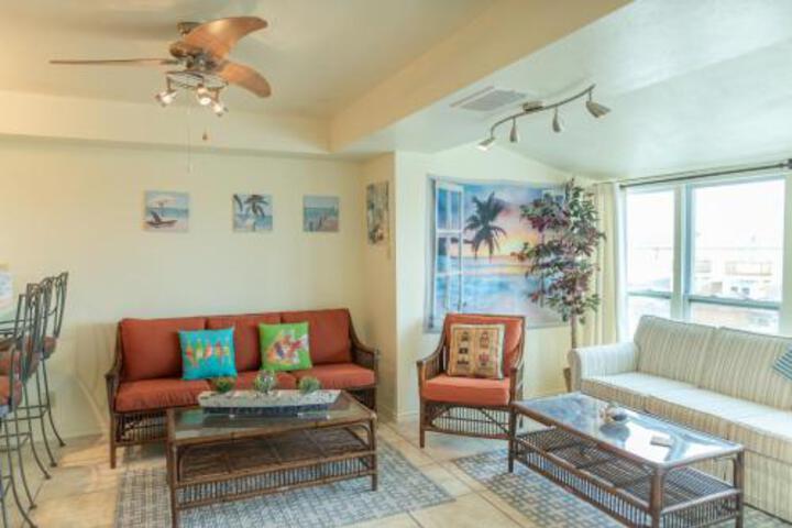 Edgewater Escape Condo - thumb 2