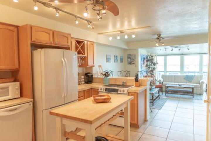 Edgewater Escape Condo - thumb 5