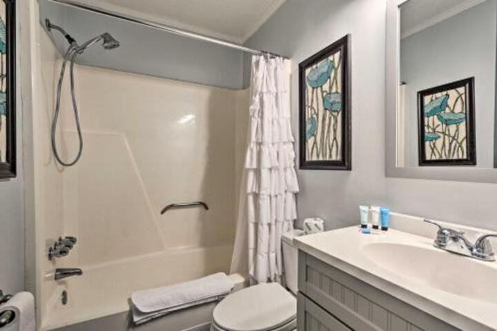 Hilton Head Haven With Pool Walk To Coligny Beach! - thumb 4