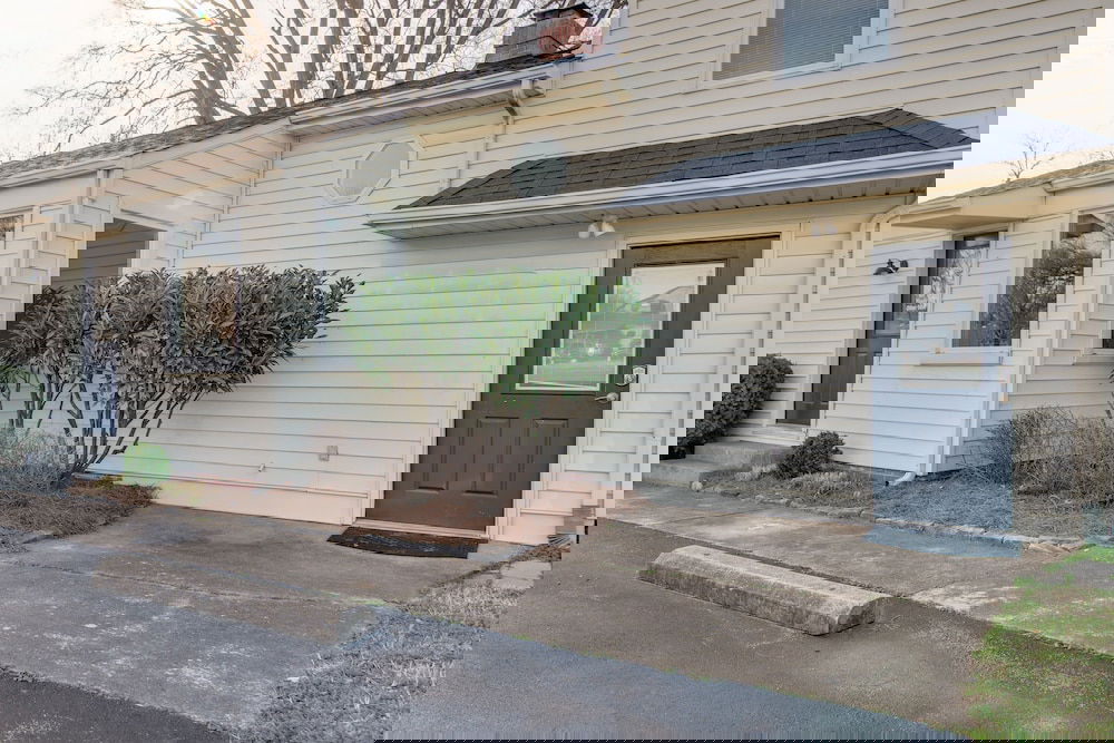 New Listing! Remodeled Getaway In Eclectic Enclave 2 Bedroom Home - thumb 0