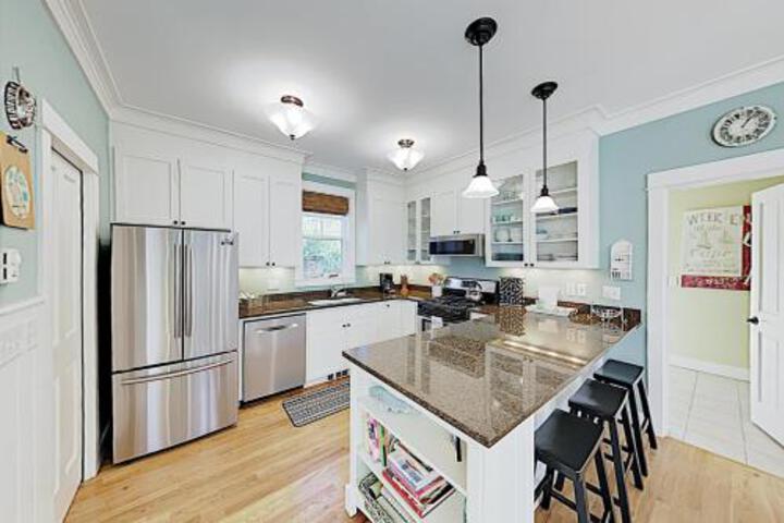 New Listing! Olivia Beach Estate W / Hot Tub Home - thumb 4