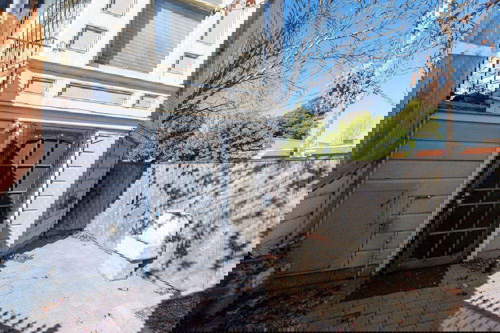 Bright & Spacious One Bedroom Apartment - thumb 0