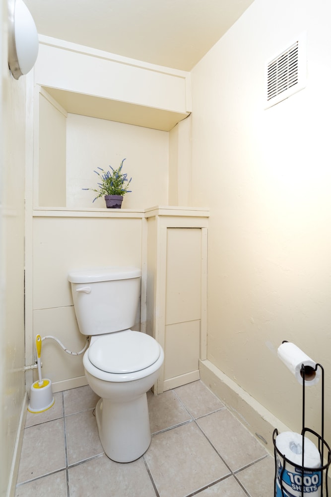 Bright & Spacious One Bedroom Apartment - thumb 6