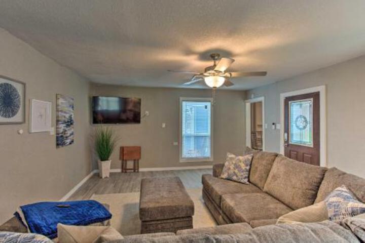 Modern Family Home With Yard Less Than 1Mi To Cowboys Stadium - thumb 2