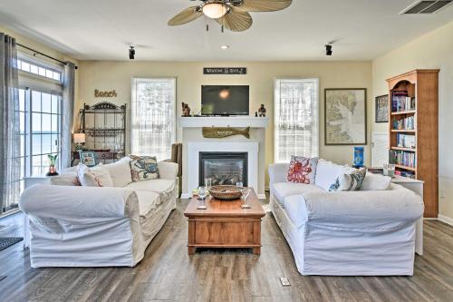 Mobjack Bay Beach House W / Waterfront Views! - thumb 2