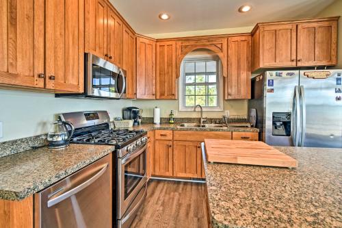 Mobjack Bay Beach House W / Waterfront Views! - thumb 1