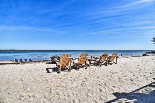 Mobjack Bay Beach House W / Waterfront Views! - thumb 3