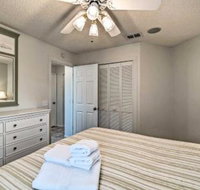 Quiet Retreat with Hot Tub Near Beach & Golf! - Accommodation Dallas