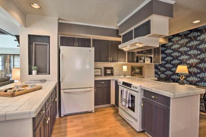 Woodland Retreat With Pool & Nearby Wineries! - thumb 1