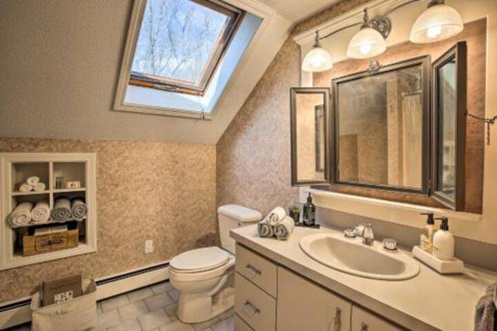 Woodland Retreat With Pool & Nearby Wineries! - thumb 4