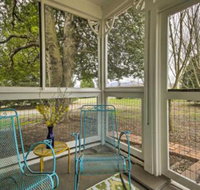 Pet Friendly Farmhouse with BBQ 18Mi to C Ville - Accommodation Dallas