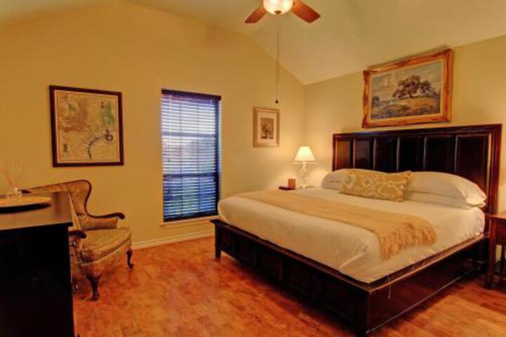 Mary Millsap Vacation House On Heart Of Texas 55 Acre Ranch - thumb 1