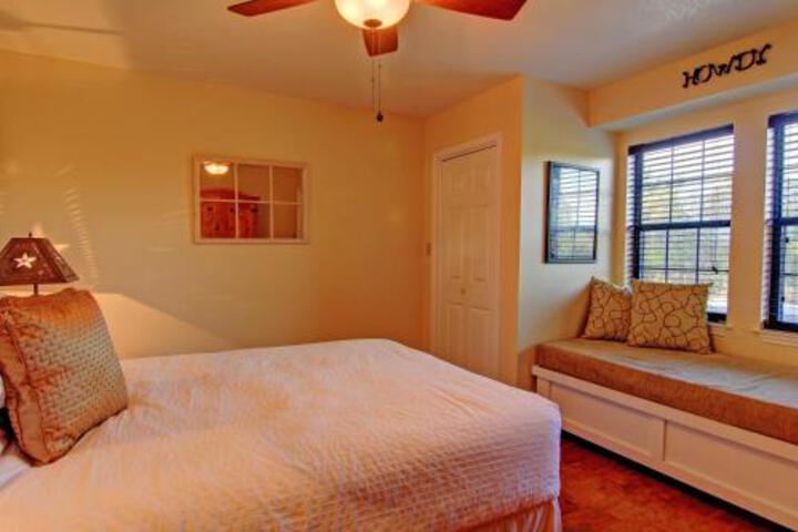 Mary Millsap Vacation House On Heart Of Texas 55 Acre Ranch - thumb 4