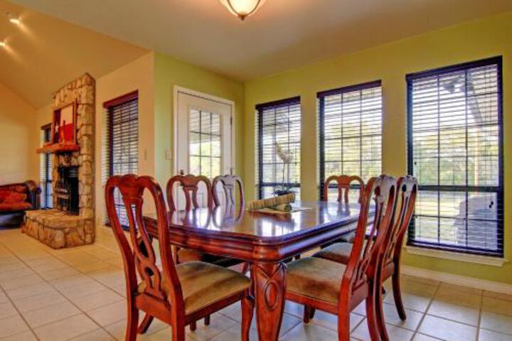 Mary Millsap Vacation House On Heart Of Texas 55 Acre Ranch - thumb 2