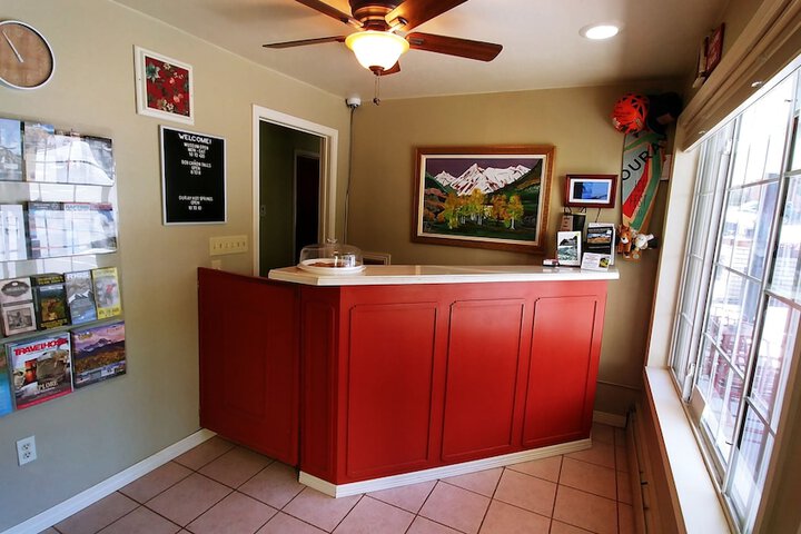 Ouray Chalet Inn - thumb 1