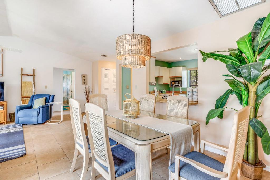 Palm Frond Ranch - thumb 1