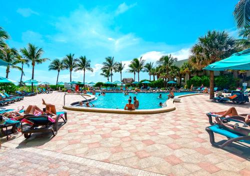 Hollywood 10 & W - thumb 4