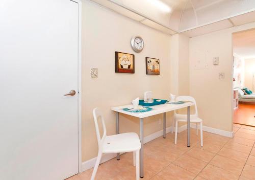 Hollywood 10 & W - thumb 3