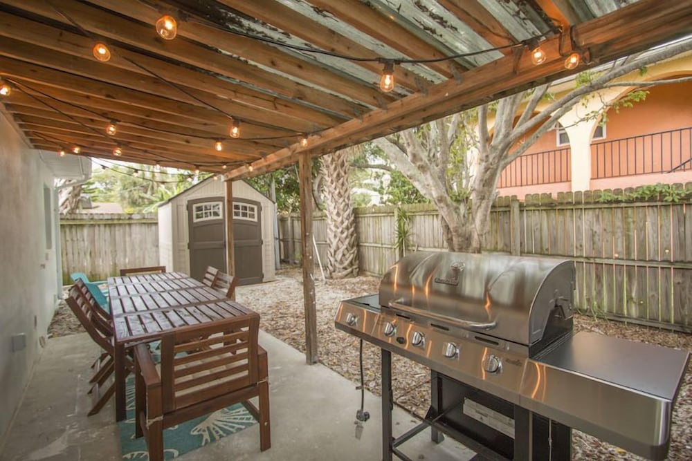 Golden Coast Cottage - thumb 1