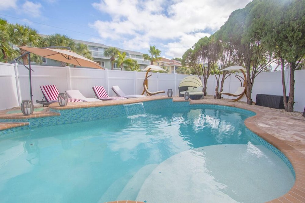 Golden Coast Cottage - thumb 0