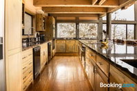 Lindsay Mt Accommodation Dallas