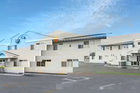 Super 8 by Wyndham Hamilton