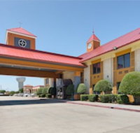 Red Roof Inn Plus Dallas - Addison - Accommodation Dallas