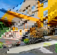 Quality Inn  Suites Abingdon - Accommodation Dallas