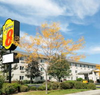 Super 8 by Wyndham Redmond - Accommodation Dallas