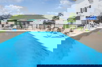 Howard Johnson by Wyndham Jackson