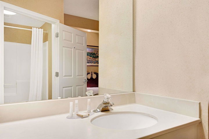 Baymont By Wyndham Pearl - thumb 4