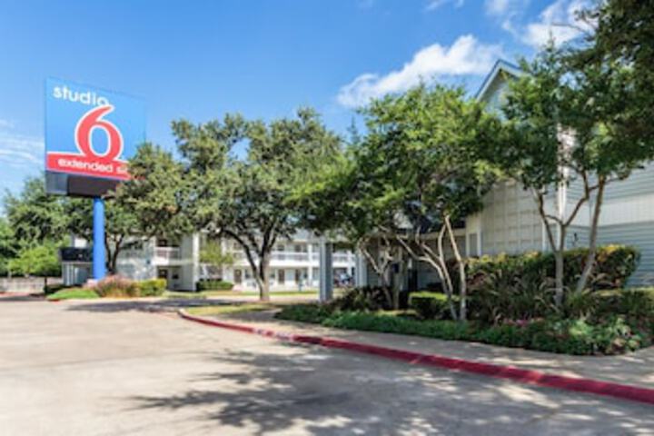 Studio 6 Dallas, TX - Northwest